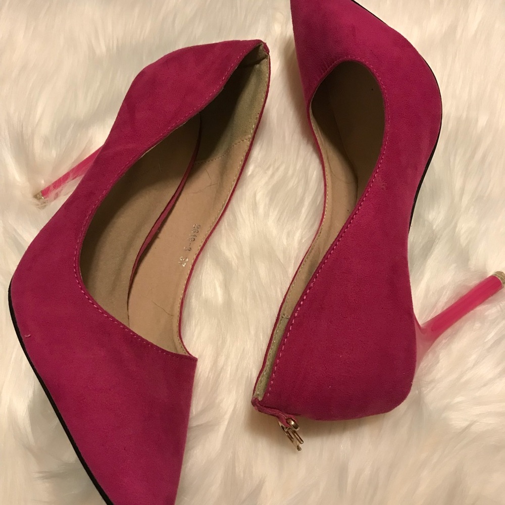 Pink pumps/heels